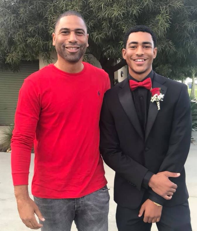 Bryce Young con su padre Craig Young a