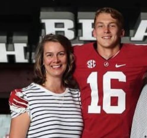 Drew Sanders con su madre Shelly Sanders