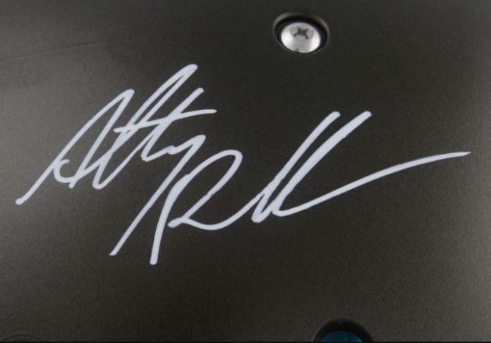 Firma de Anthony Richardson.