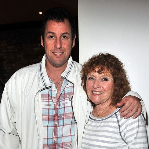 Adam-Sandler-con-madre-Judy