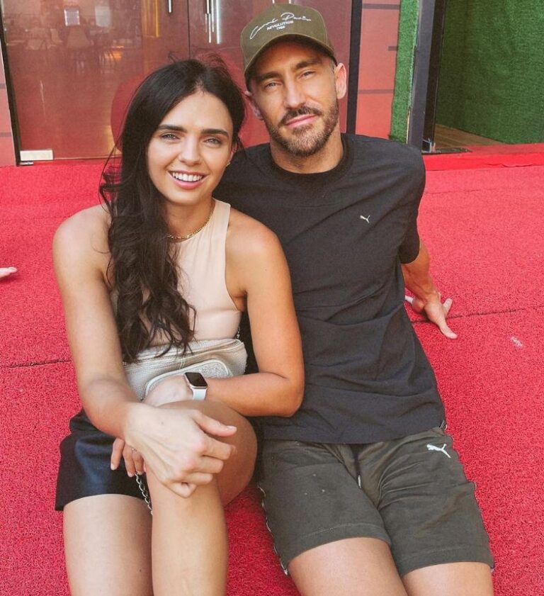 Faf-Du-Plessis-con-esposa-Imari-Du-Plessis-768x841