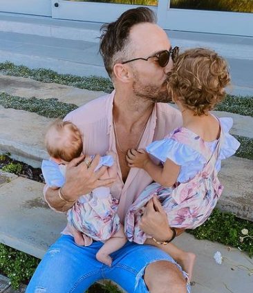 Faf-du-Plessis-con-sus-dos-hijas