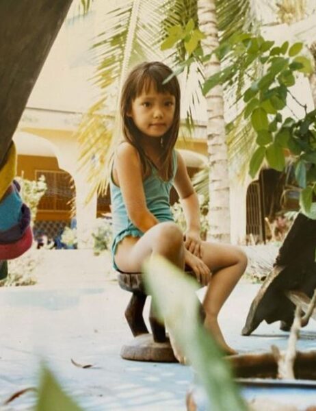 Foto de infancia de Pom Klementieff