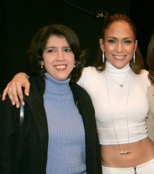 Jennifer-Lopez-con-su-hermana-Leslie-Lopez