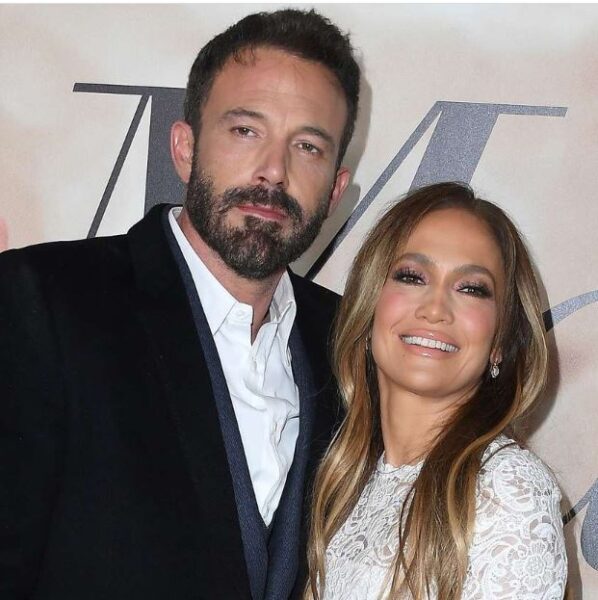 Jennifer-Lopez-con-su-novio-Ben-Affleck-598x600