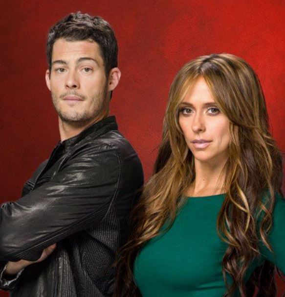 Jennifer-Love-Hewitt-con-su-esposo-Brian-Hallisay