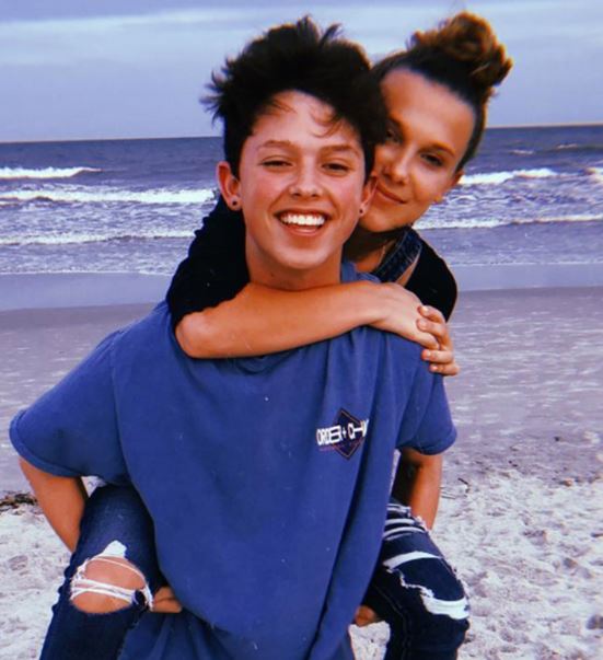 Millie-Bobby-Brown-hermana-Ava-Brown-imagen1