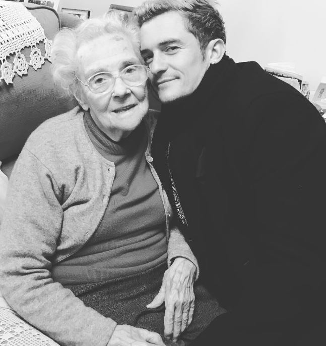 Orlando-Bloom-con-abuela-de-96-años