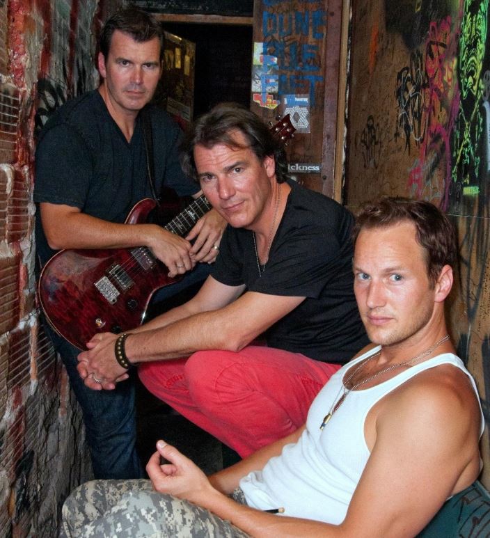 Patrick-Wilson-con-los-hermanos-Mark-y-Paul