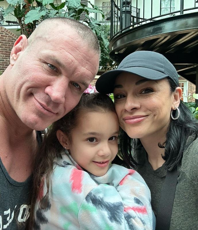 Randy-Orton-con-esposa-e-hija-Brooklyn