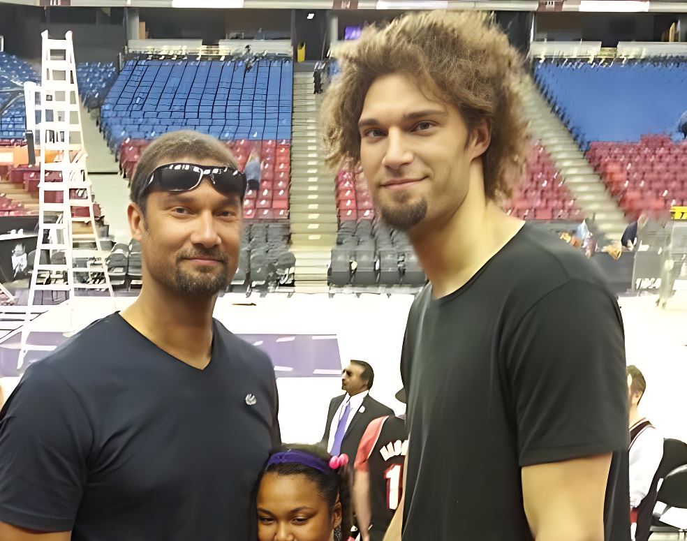 Robin-Lopez-con-padre-Heriberto-Lopez