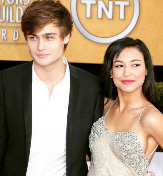 Douglas-Booth-con-su-ex-novia-Naya-Rivera