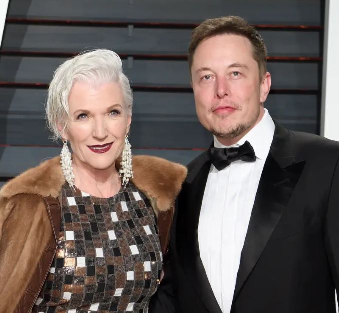 Elon-Musk-con-madre-Maye-Musk
