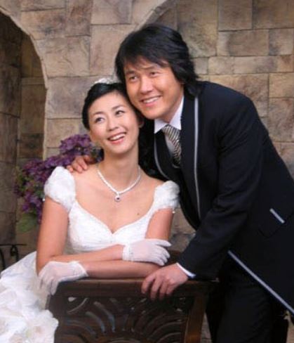 Miki-Yim-con-esposo-Sung-Kang