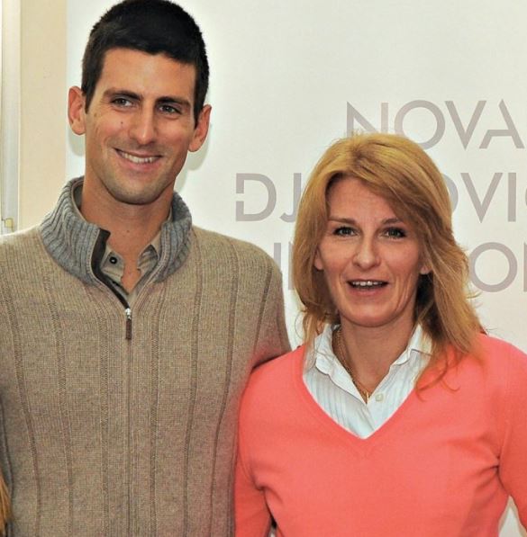 Novak-Djokovic-con-madre-Dijana-Djokovic