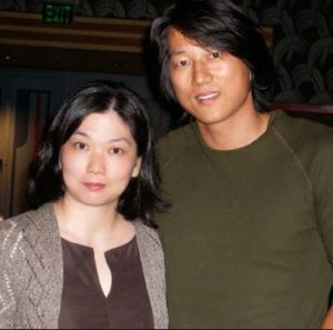 Sung-Kang-con-su-esposa-Miki-Yim-300x297