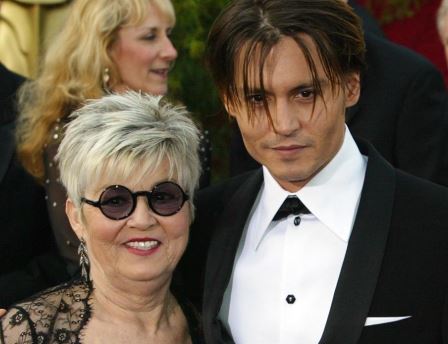 Johnny Depp y su madre