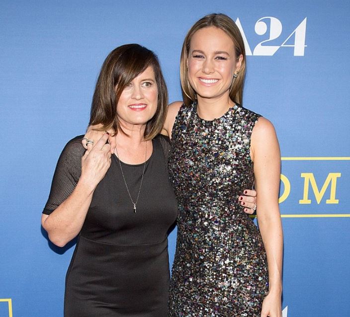 Brie-Larson-con-su-madre-Heather-Desaulniers