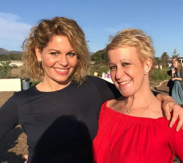 Candace Cameron Bure con su hermana Bridgette Cameron 600x535