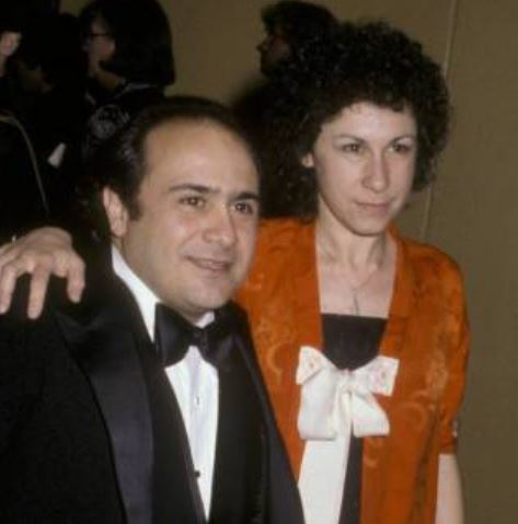 Danny DeVito con su esposa Rhea Perlman (imagen antigua)