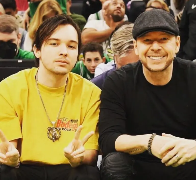 Donnie Wahlberg con su hijo Elijah Hendrix Wahlberg 768x705