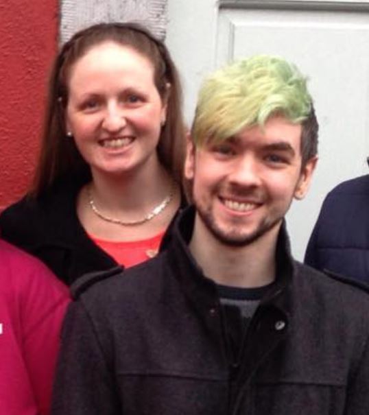 JackSepticeye con su hermana Allison McLoughlin