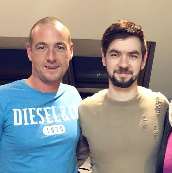 Jacksepticeye con su hermano Simon McLoughlin