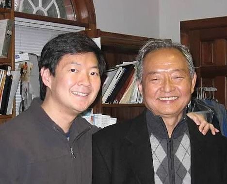 Ken Jeong con su padre D.K. Jeong