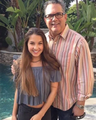 Lexi Rivera con su padre John Riverak