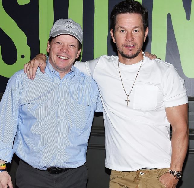 Mark Wahlberg con su hermano Paul Wahlberg