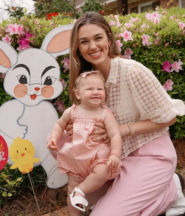 Sadie Robertson con su hija Haven Belle Huff