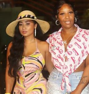 Tammy Rivera con su hermana Becky 286x300