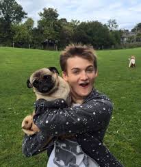 jack-gleeson-y-su-perro-mascota