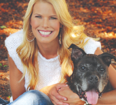 Beth Stern con su perro mascota