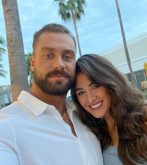 Chris Bumstead con su novia Courtney King