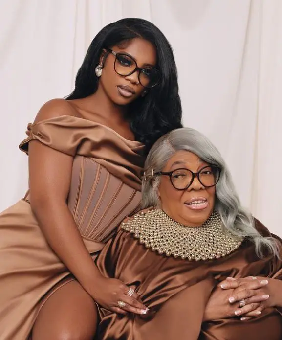 Dearra Taylor con su abuela