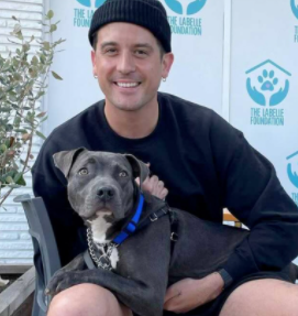 G-Eazy con su perro mascota