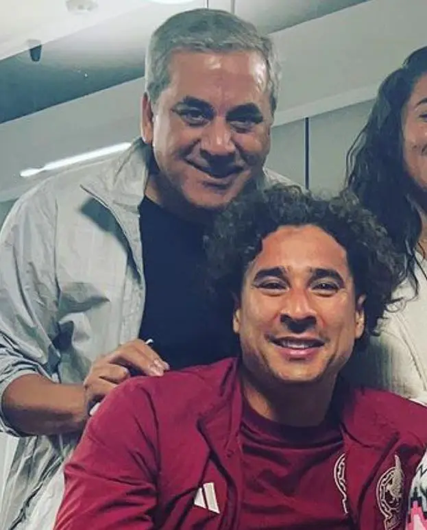 Guillermo Ochoa con su padre Guillermo Ochoa Sanchez