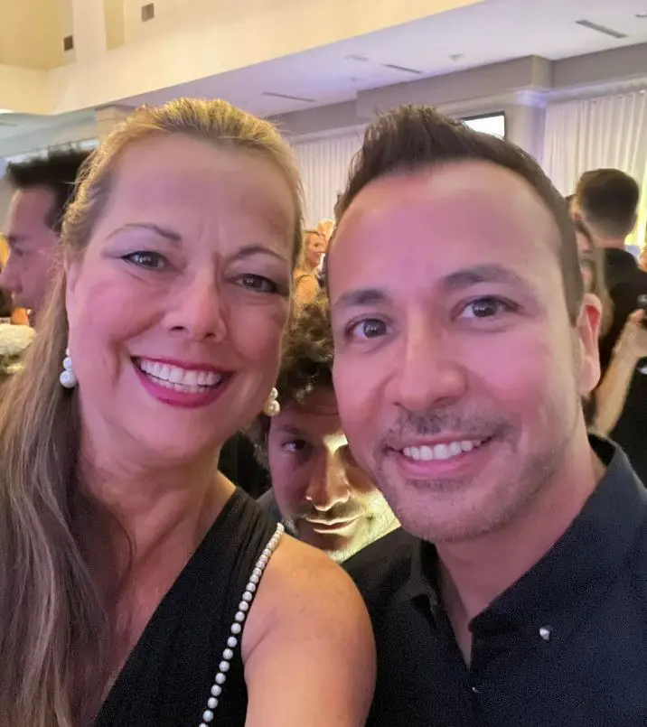 Howie Dorough con su hermana Pollyanna Dorough