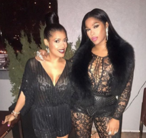 Joseline-Hernandez-con-su-hermana-mayor-Yanira-Hernandez--300x283