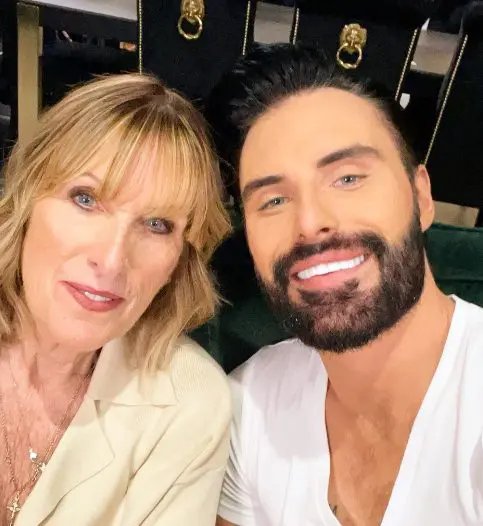 Rylan Clark Neal con su madre Linda Clark