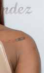 Tatuaje en el hombro de Joseline-Hernandez-91x150