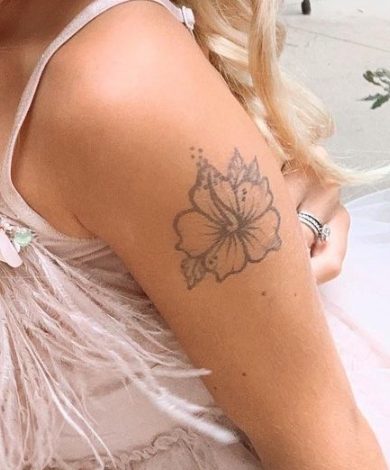 Los tatuajes del brazo izquierdo de Everleigh