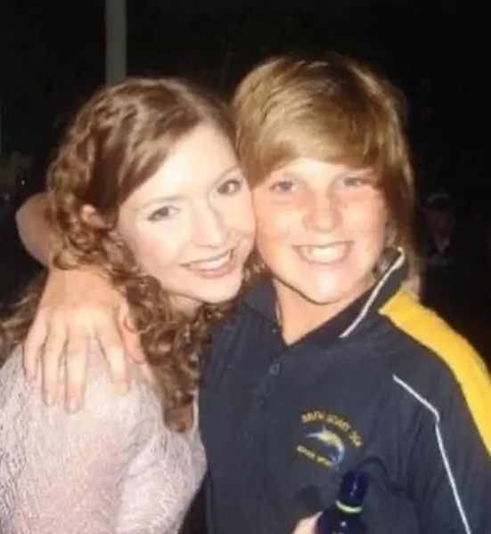 Adam Zampa con su hermana Jenna Zampa 551x600