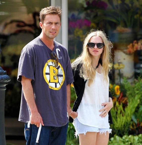 Amanda Seyfried y Desmond Harrington salieron juntos