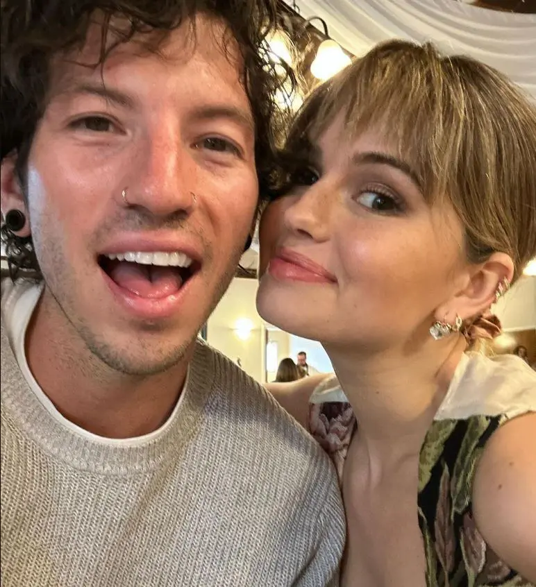 Debby Ryan con su marido Josh Dun 1