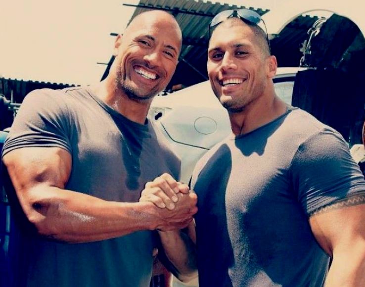 Dwayne Johnson con su hermano Curtis Bowles