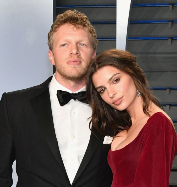 Emily Ratajkowski con su marido Sebastian Bear McClard