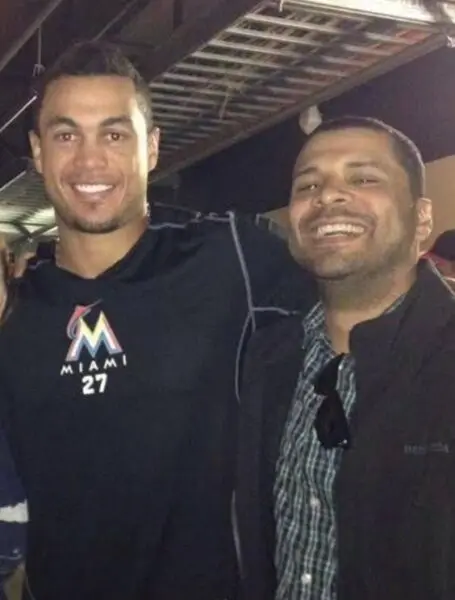 Giancarlo Stanton con su hermano Egidio Stanton 455x600