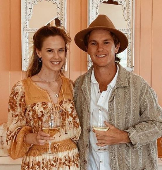 Imagen de Adam Zampa con su novia Hattie Palmer